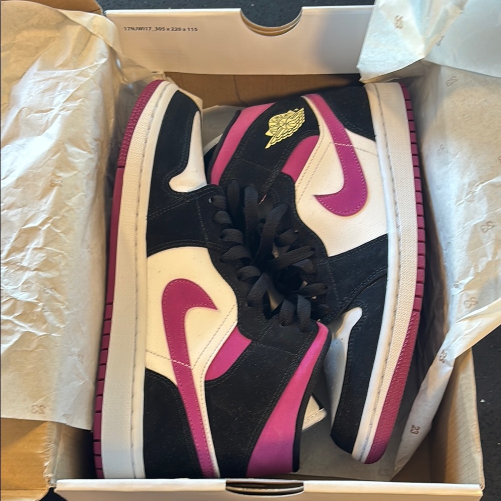 Women’s air Jordan mid